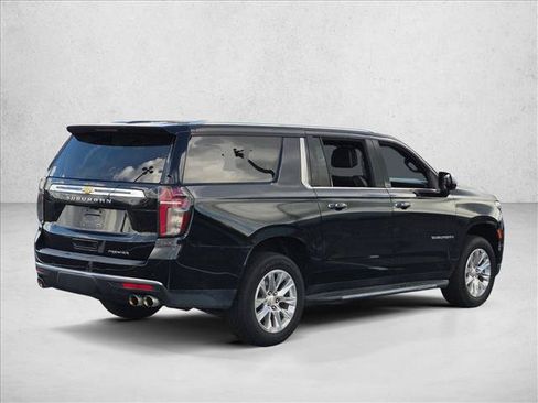 Used 2022 Chevrolet Suburban Premier RWD image 5
