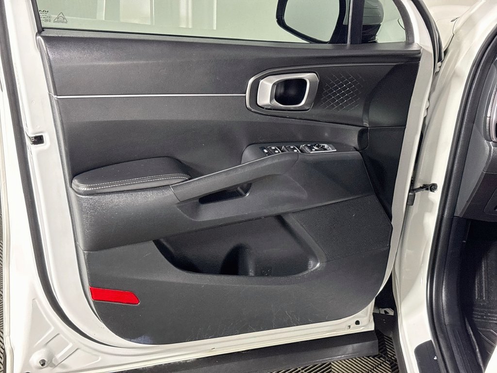 Certified 2023 Kia Sorento EX AWD/4WD image 11