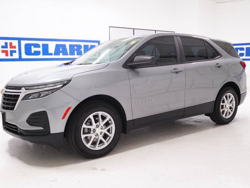 Used 2024 Chevrolet Equinox LS w/ Driver Confidence II Package FWD image 33