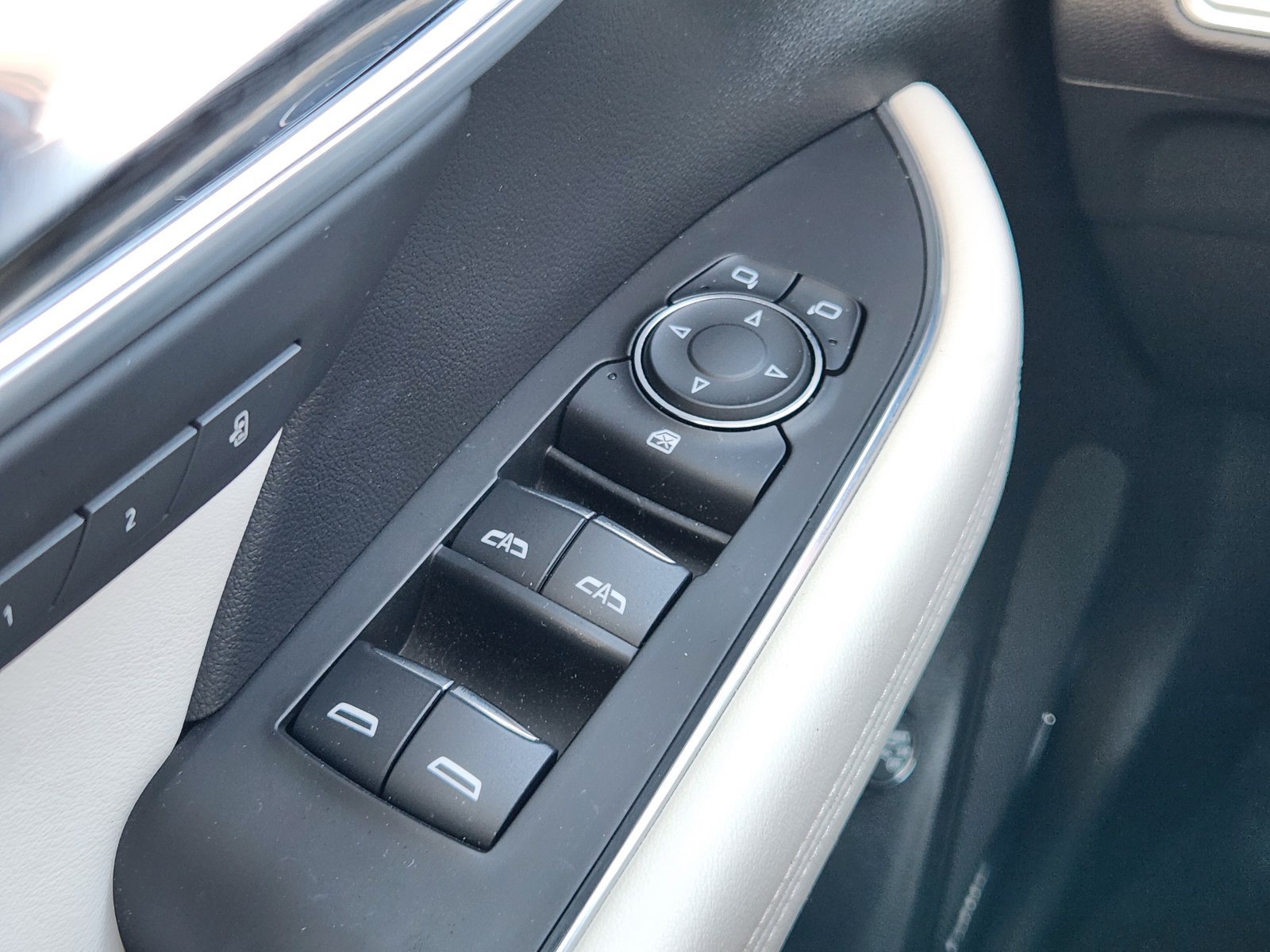 Used 2024 Buick Envision Avenir AWD/4WD image 29