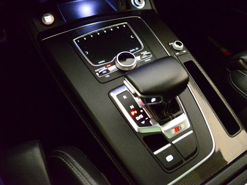 Used 2018 Audi SQ5 Prestige w/ Prestige Package image 13