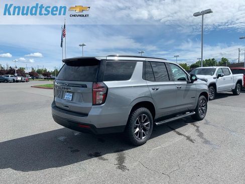 Used 2023 Chevrolet Tahoe Z71 w/ Luxury Package AWD/4WD image 7