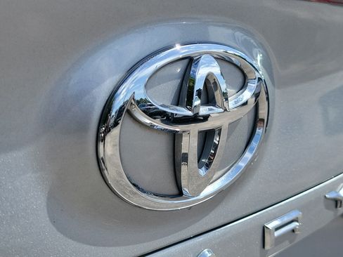 Used 2023 Toyota Camry XSE FWD image 10
