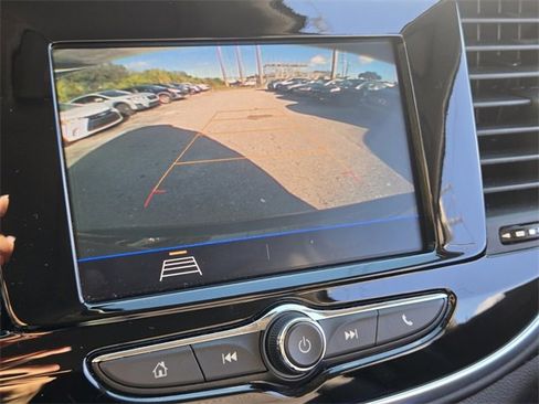 Used 2022 Buick Encore Preferred w/ Safety Package image 20