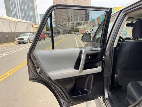 Used 2013 Toyota 4Runner SR5 AWD/4WD image 15