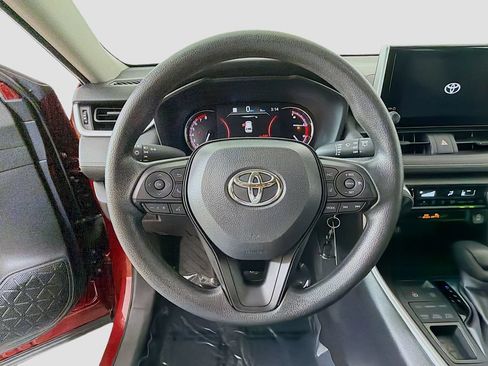 Used 2025 Toyota RAV4 LE AWD/4WD image 28