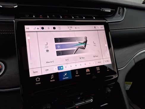 New 2025 Jeep Grand Cherokee Limited w/ Black Appearance Package image 17