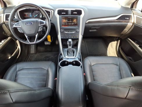 Used 2015 Ford Fusion SE w/ Equipment Group 202A FWD image 9