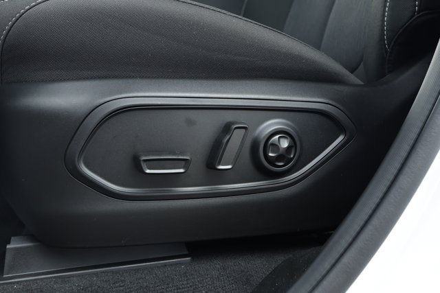 New 2027 Jeep Grand Cherokee Laredo X RWD image 23