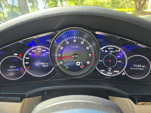 Used 2022 Porsche Cayenne Platinum Edition w/ Premium Package Plus image 19