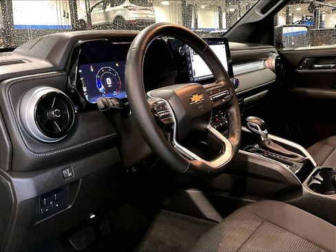 Used 2023 Chevrolet Colorado LT w/ LT Convenience Package II AWD/4WD image 8