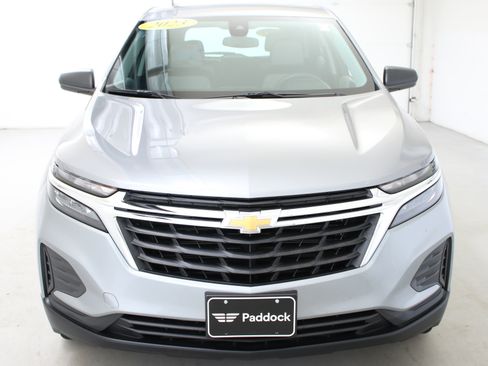 Used 2023 Chevrolet Equinox LS FWD image 2