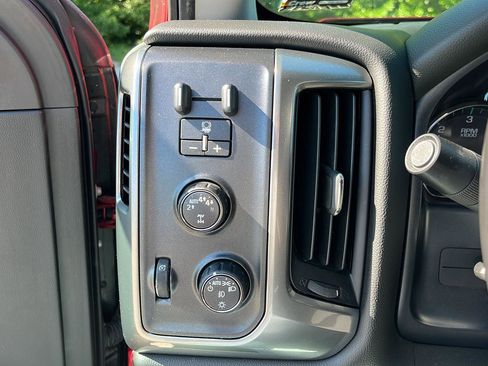 Used 2018 Chevrolet Silverado 1500 LT w/ All Star Edition AWD/4WD image 11