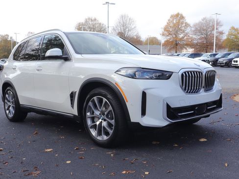 New 2026 BMW X5 xDrive50e w/ Climate Comfort Package image 9