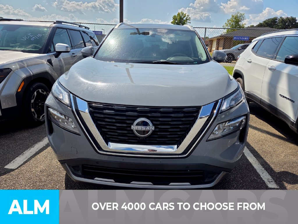 Used 2023 Nissan Rogue SL w/ SL Premium Package FWD image 2