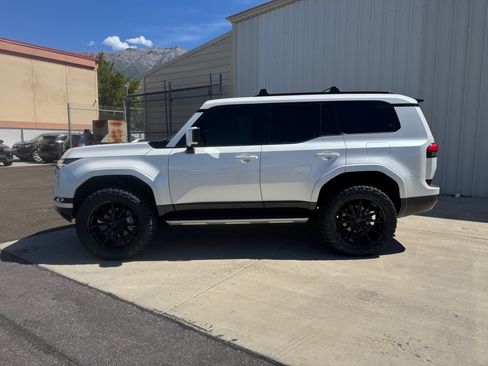 Used 2026 Lexus GX 550 w/ Accessory Package (ZB) AWD/4WD image 2