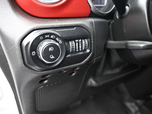 Used 2021 Jeep Gladiator Rubicon w/ Trailer Tow Package AWD/4WD image 13