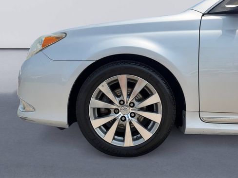 Used 2011 Toyota Avalon Limited FWD image 9