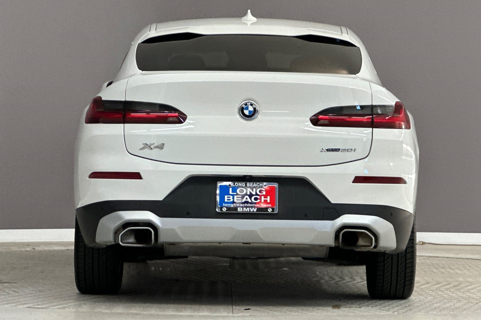 Used 2023 BMW X4 xDrive30i w/ Parking Assistance Package AWD/4WD image 9