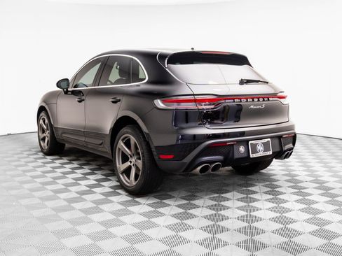 Certified 2023 Porsche Macan S image 3