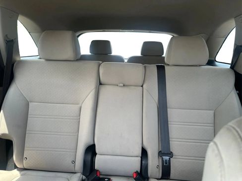 Used 2020 Kia Sorento S FWD image 15