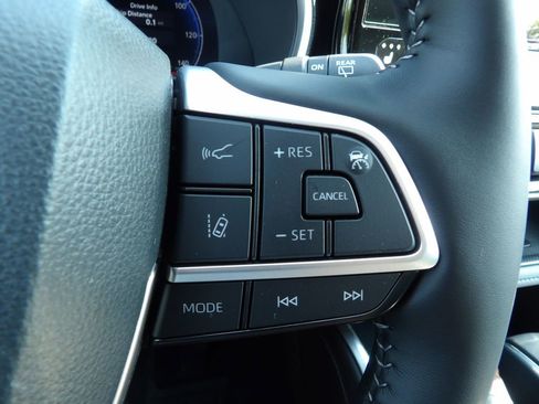 Used 2025 Toyota Highlander Limited AWD/4WD image 20