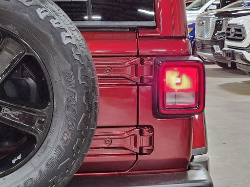 Used 2021 Jeep Wrangler Unlimited Sahara image 22