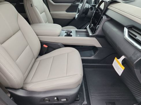 New 2026 GMC Acadia Elevation w/ Elevation Premium Package image 17