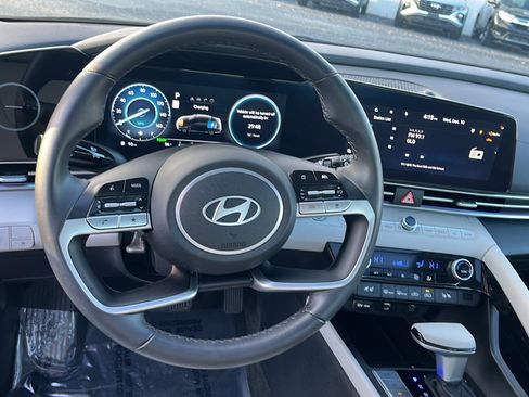 Certified 2024 Hyundai Elantra Limited image 23