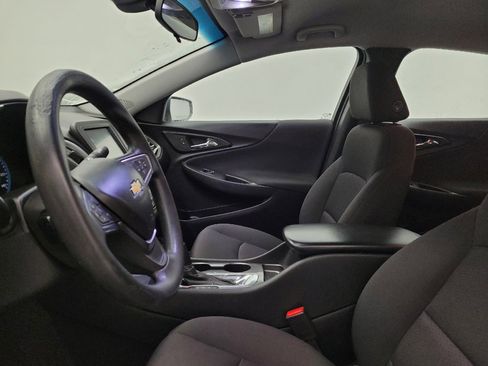 Used 2018 Chevrolet Malibu LS image 17