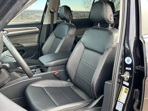 Used 2021 Volkswagen Atlas SEL image 19