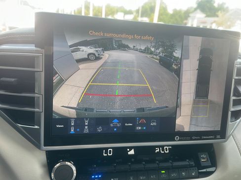 Used 2022 Toyota Tundra Capstone AWD/4WD image 32