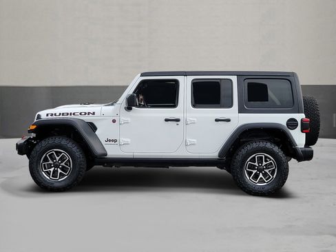 Used 2024 Jeep Wrangler Unlimited Rubicon AWD/4WD image 3
