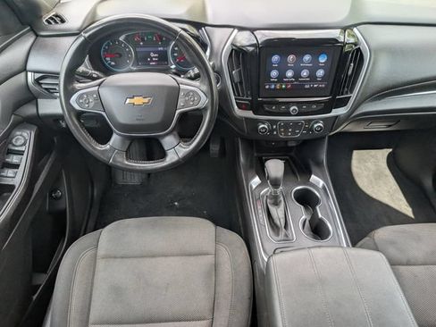Used 2022 Chevrolet Traverse LT FWD image 6