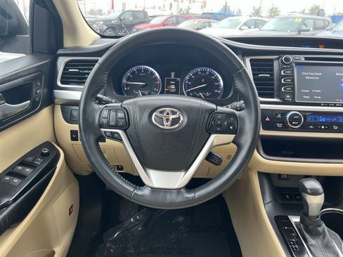 Used 2016 Toyota Highlander Limited image 16