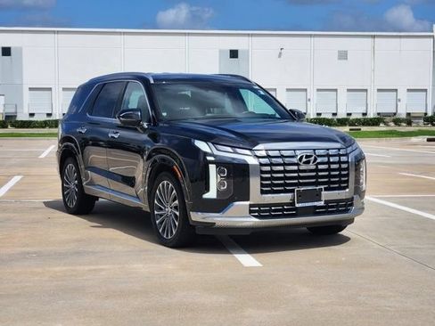 Used 2024 Hyundai Palisade Calligraphy FWD image 3
