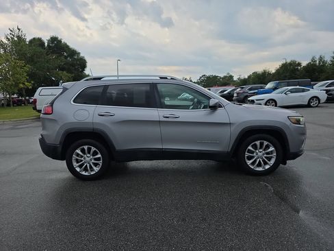 Used 2019 Jeep Cherokee Latitude w/ Popular Appearance Group FWD image 8