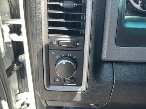 Used 2018 RAM 2500 Tradesman w/ Chrome Appearance Group AWD/4WD image 30