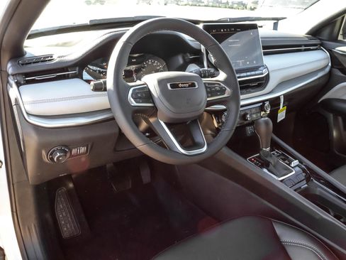 New 2026 Jeep Compass Limited image 4