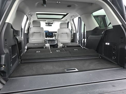 Used 2025 Ford Expedition Active image 25