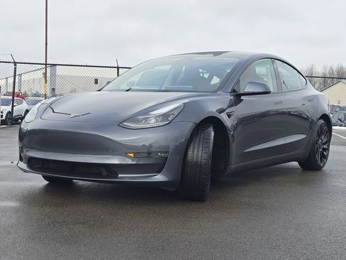 Used 2023 Tesla Model 3 Performance image 3