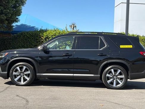 Certified 2024 Honda Pilot Touring image 7