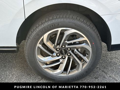 New 2026 Lincoln Navigator L Reserve AWD/4WD image 23