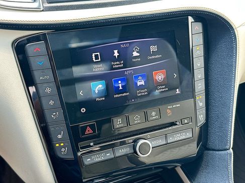 Used 2019 INFINITI QX50 Essential w/ Sensory Package FWD image 14
