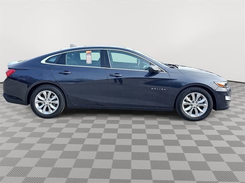 Used 2022 Chevrolet Malibu LT image 4