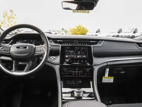 New 2025 Jeep Grand Cherokee Laredo X image 14