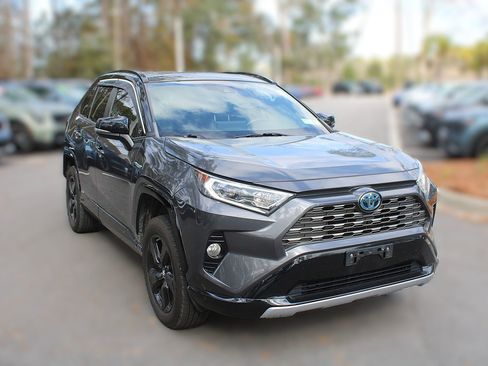Used 2019 Toyota RAV4 XSE image 16