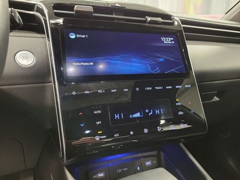 Used 2022 Hyundai Santa Cruz Limited image 15