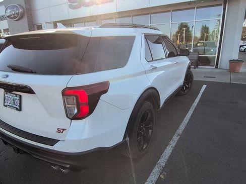 Used 2020 Ford Explorer ST w/ ST Street Pack image 6