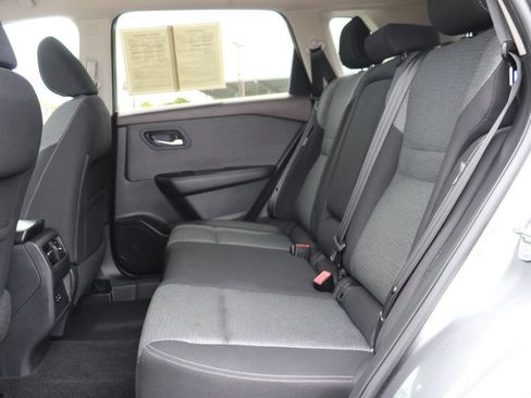Used 2021 Nissan Rogue SV FWD image 13